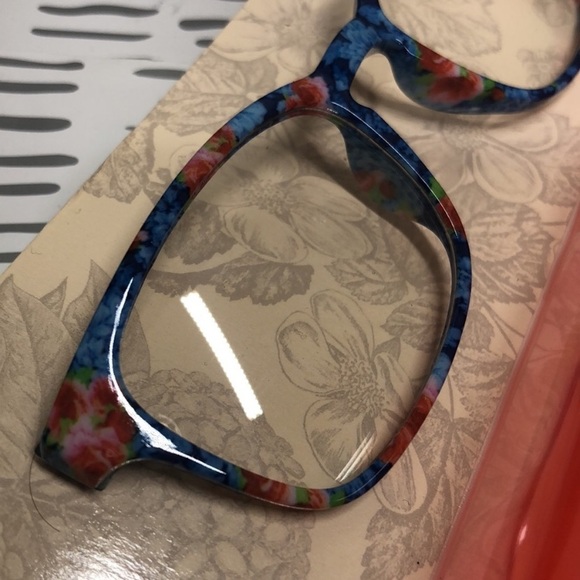 The Pioneer Woman Blue Light Glasses with Red Case - Picture 2 of 5